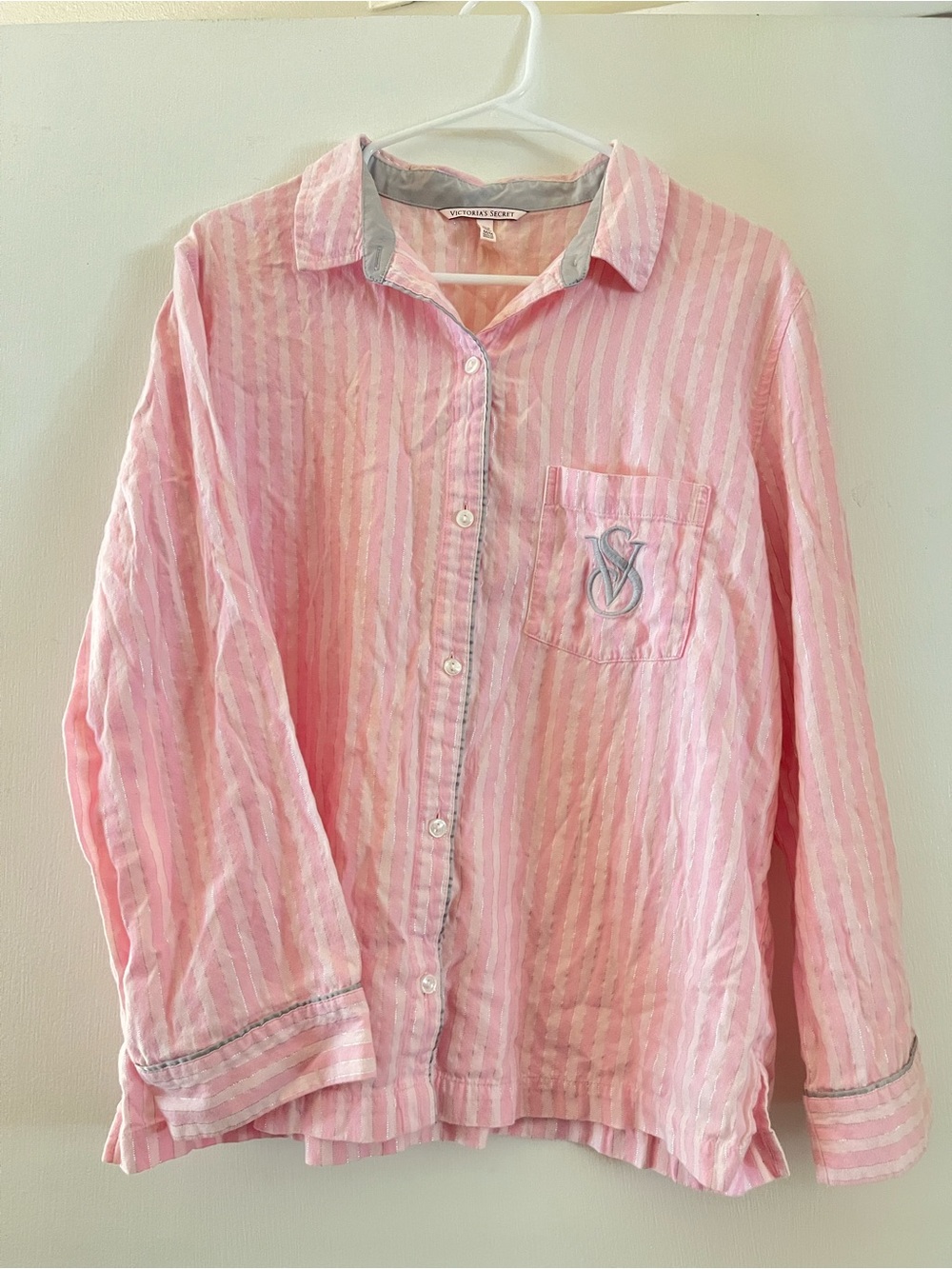 Victoria’s Secret Pajama Top Womens Medium Pink Stripe Button Down VS logo 💤💕